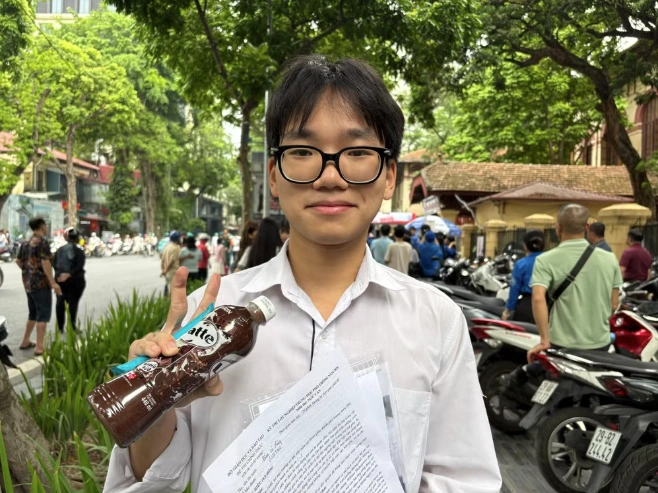 Đề thi Ngữ văn nhấn vào khát vọng cống hiến nhưng không làm khó thí sinh
