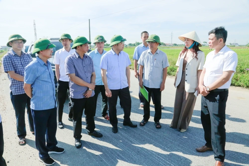 Đẩy nhanh tiến độ sản xuất vụ Thu Mùa, bảo đảm gieo cấy tối đa diện tích