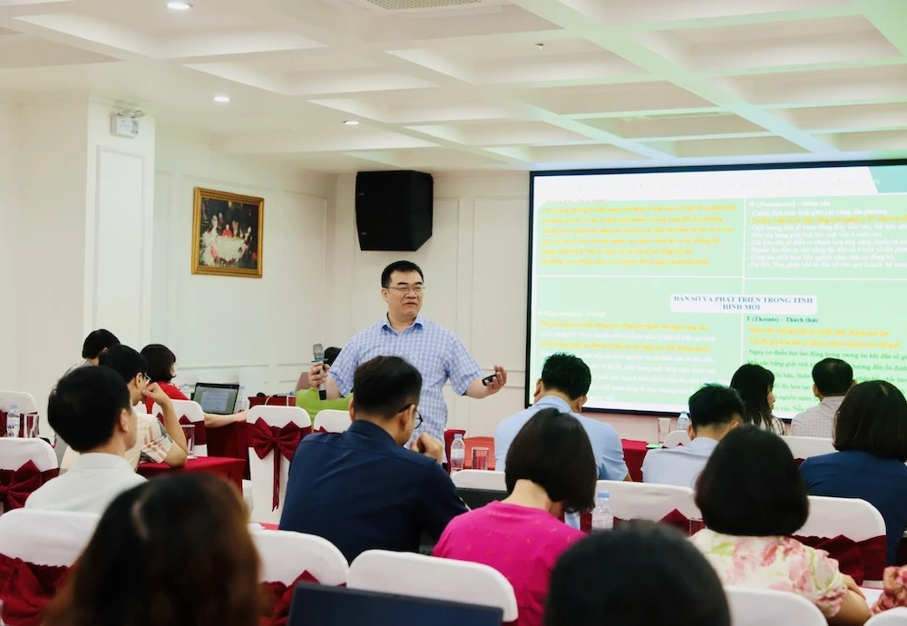 Tập huấn kỹ năng truyền thông dân số cho cán bộ 19 tỉnh, thành phía Bắc