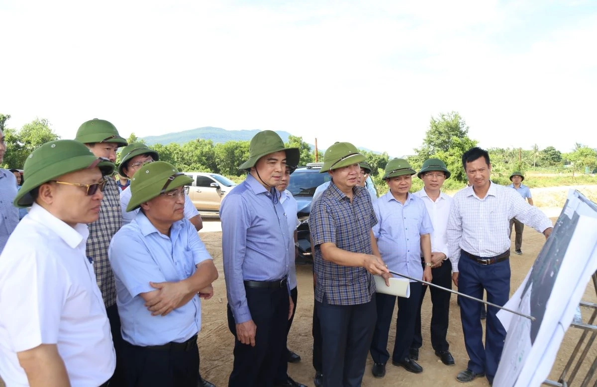 Đẩy nhanh tiến độ các dự án trọng điểm, bảo đảm giải ngân 100% vốn đầu tư công