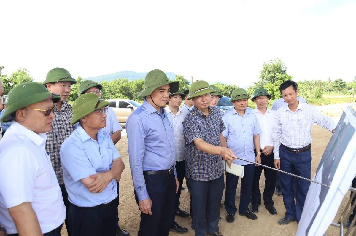 Đẩy nhanh tiến độ các dự án trọng điểm, bảo đảm giải ngân 100% vốn đầu tư công