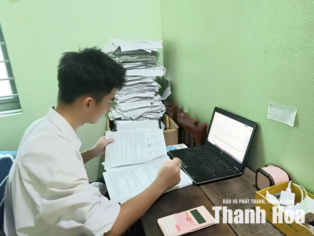 Đồng thủ khoa khối A00 toàn tỉnh dùng AI như một công cụ hỗ trợ học tập