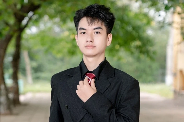 Đồng thủ khoa khối A00 toàn tỉnh dùng AI như một công cụ hỗ trợ học tập