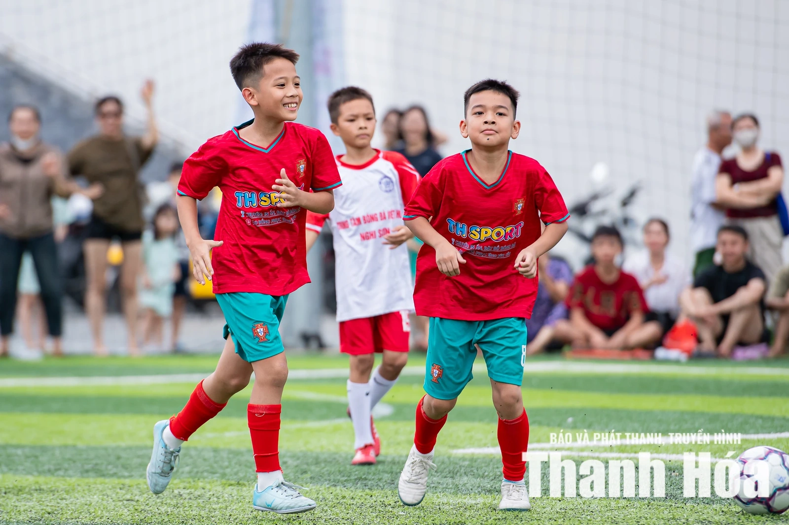 Chủ nhà Hạc Thành khởi đầu ấn tượng; những tấm vé sớm dự tứ kết đã có chủ