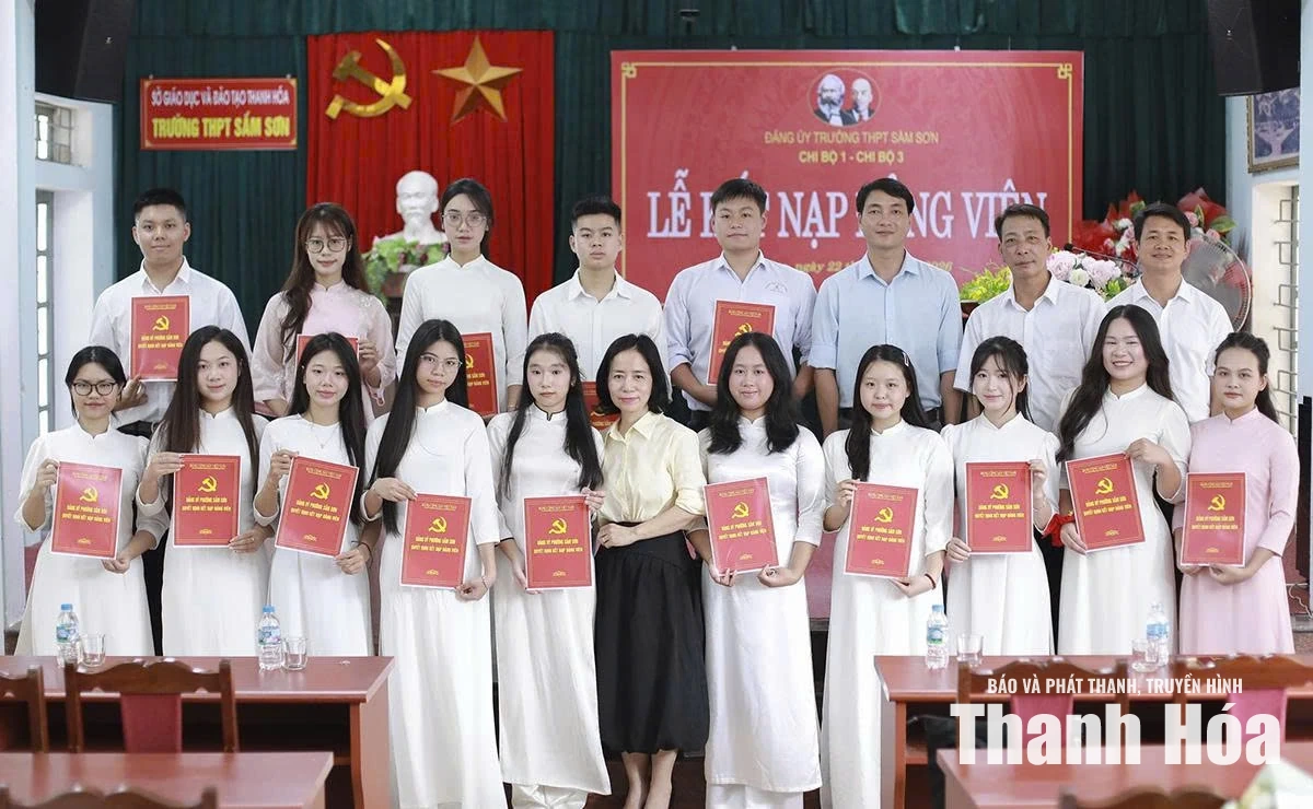 Ươm “mầm xanh” cho Đảng