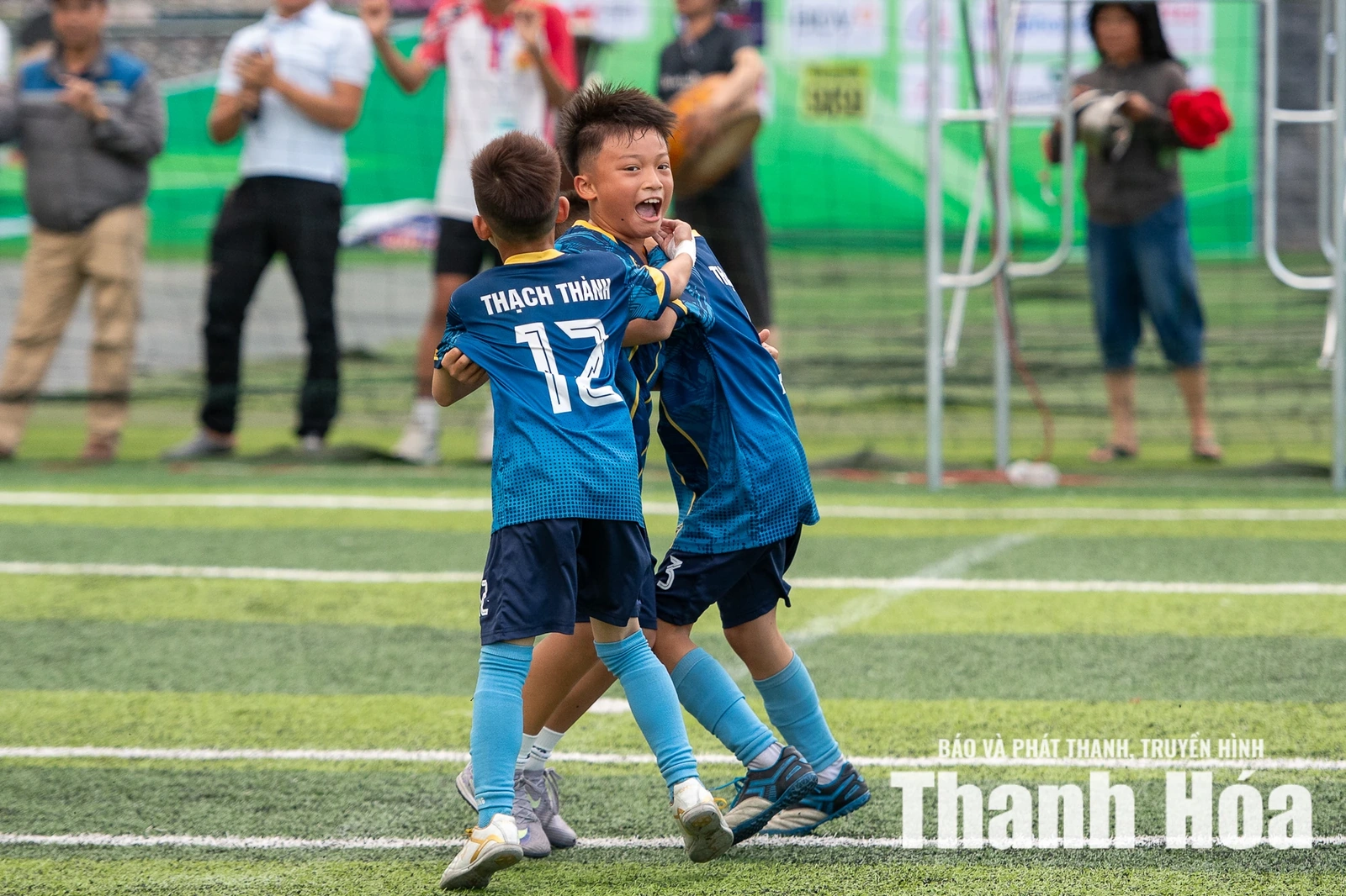 Bốn cái tên vào bán kết lứa tuổi U10 sau cơn “địa chấn” và những màn ngược dòng
