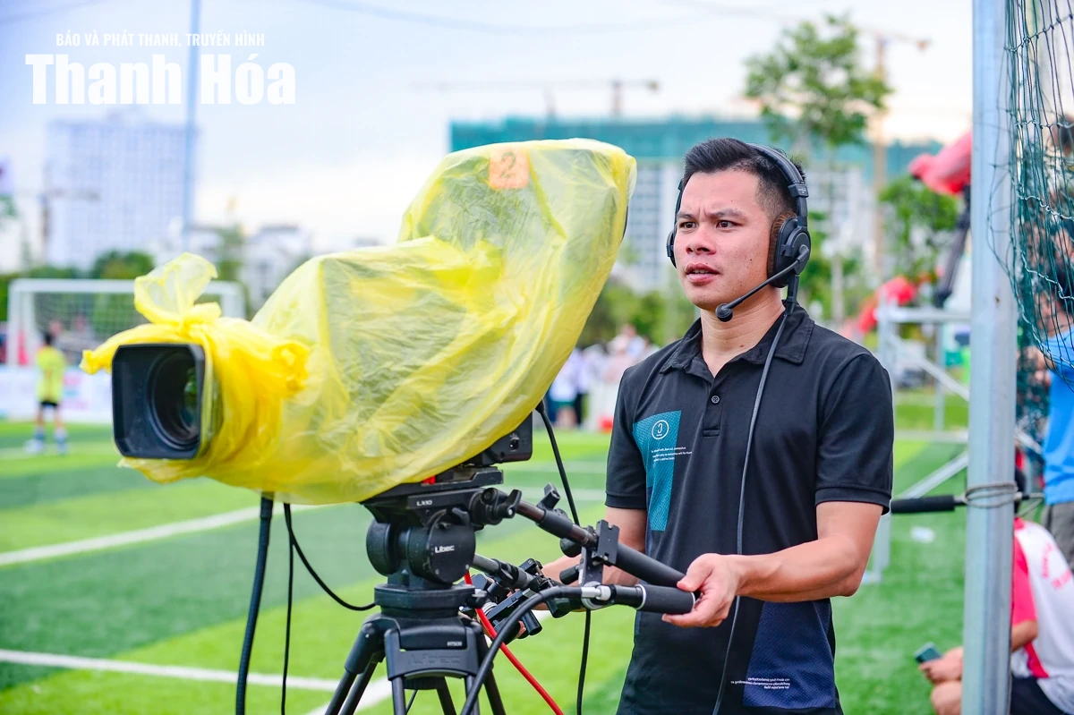 Những người thầm lặng góp phần làm nên sức nóng của giải