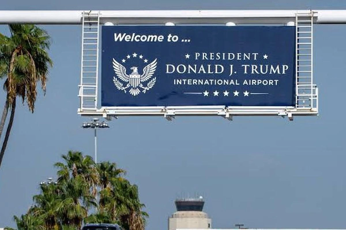Mỹ đổi tên sân bay quốc tế đầu tiên theo tên Tổng thống Donald Trump