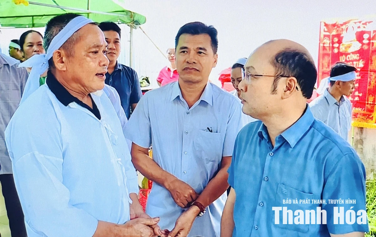 Phó Chủ tịch UBND tỉnh Cao Văn Cường viếng các nạn nhân tử vong do tai nạn lao động