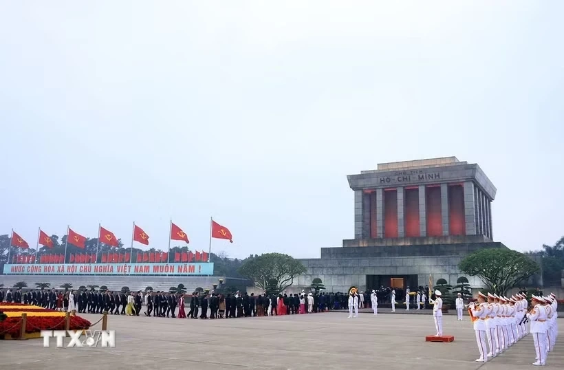 Hơn 1 triệu lượt người đến viếng Lăng Bác trong 6 tháng đầu năm 2026