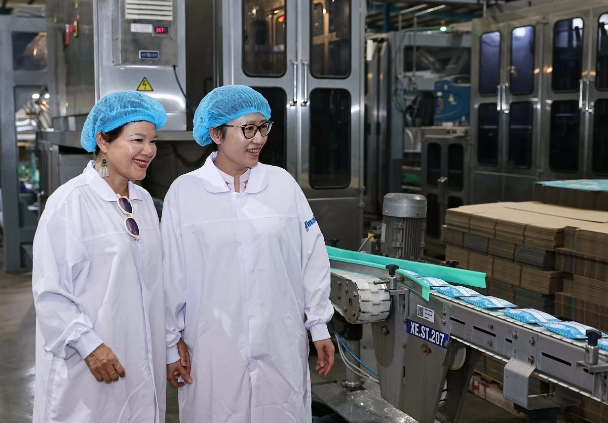 50 năm tin yêu Vinamilk, tuổi 50+ chọn Vinamilk Sure để sống khỏe mỗi ngày