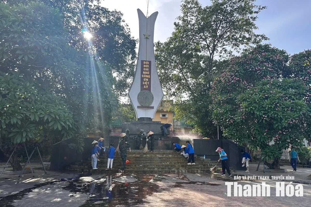 Đoàn phường Hạc Thành ra quân “Ngày Chủ nhật xanh”