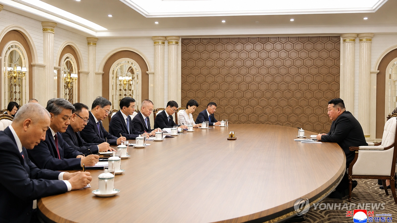 Chủ tịch Triều Tiên Kim Jong-un tiếp Chủ tịch Chính hiệp Trung Quốc, thúc đẩy hợp tác song phương