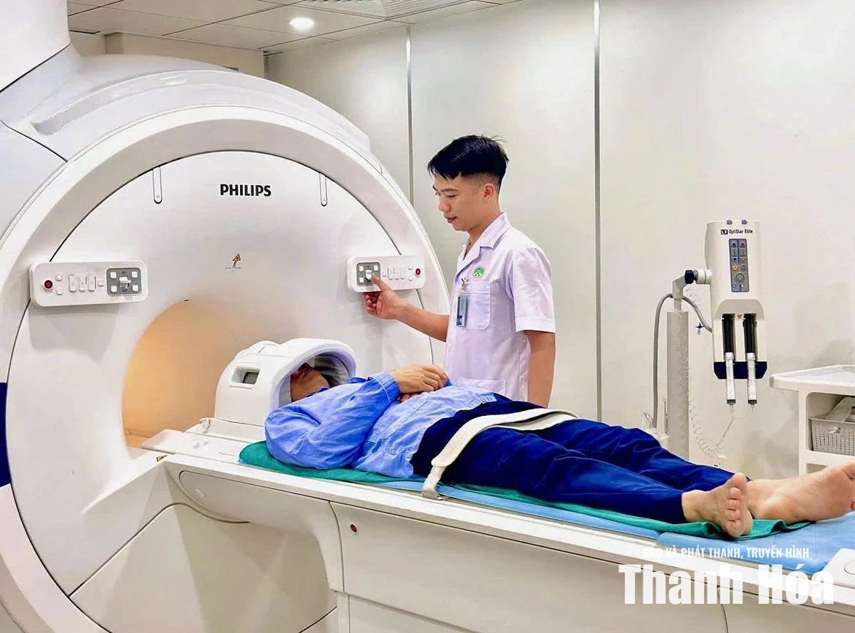 Sức khỏe nhân dân - trung tâm của phát triển: Từ tinh thần Nghị quyết 72-NQ/TW đến hành động thực tiễn (Bài 1): Từ “chữa bệnh” sang chăm sóc sức khỏe toàn dân