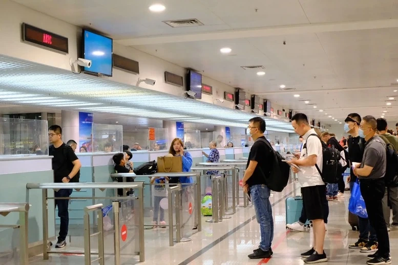Các bộ, ngành, địa phương phối hợp quản lý xuất, nhập cảnh, cư trú của người nước ngoài tại Việt Nam