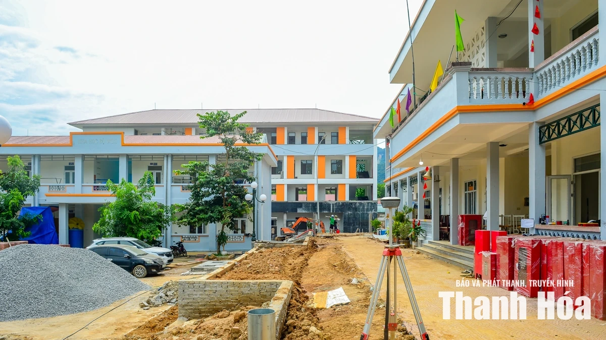 Trên công trường xây dựng Trường nội trú liên cấp nơi miền biên viễn
