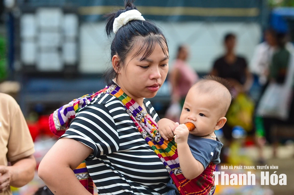 Về Sơn Thủy đi chợ Mường Xia