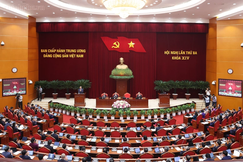 Các quyết sách được Trung ương thông qua phải tạo ra 4 bước chuyển chiến lược