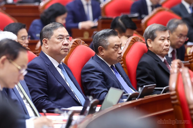 Các quyết sách được Trung ương thông qua phải tạo ra 4 bước chuyển chiến lược