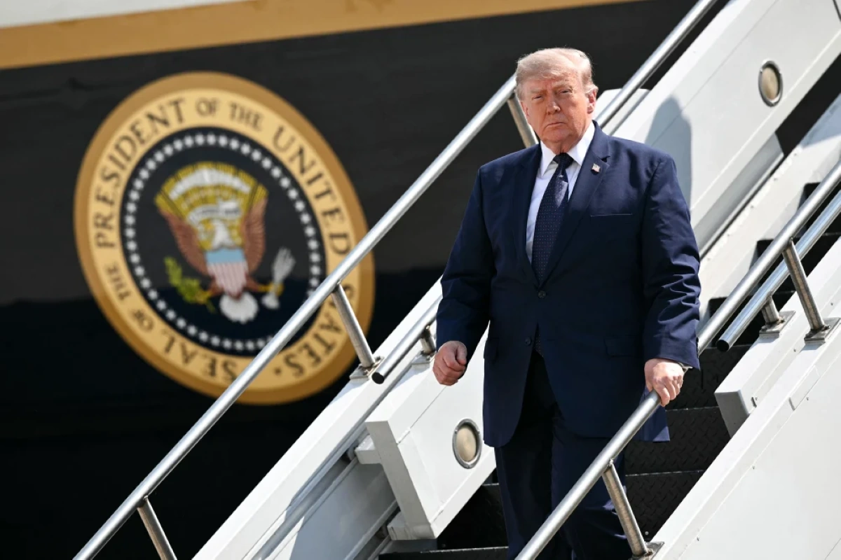 Ông Trump cảnh báo Iran sẽ “trả giá đắt”, Tehran tuyên bố xung đột đã thành “chiến tranh toàn diện”