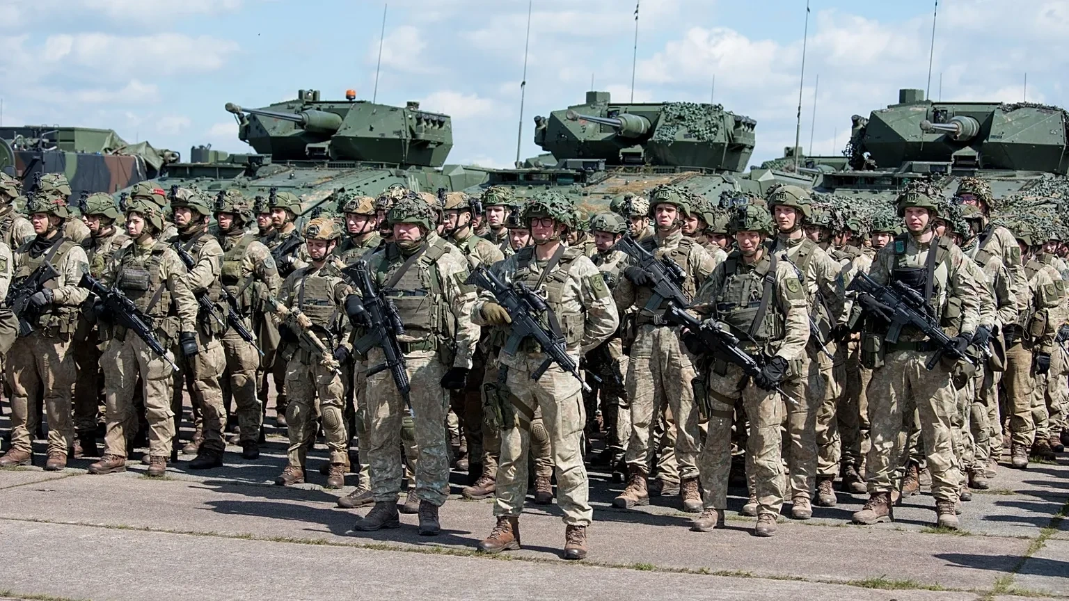 NATO cân nhắc tăng cường lực lượng tại Litva