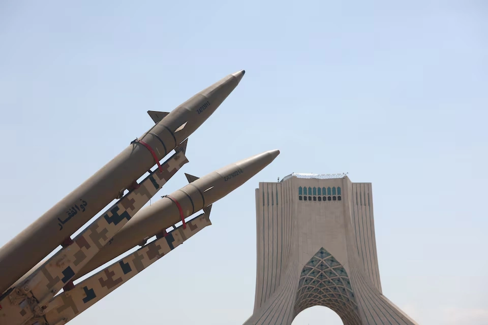 Mỹ khuyến cáo công dân rời Trung Đông, căng thẳng với Iran tiếp tục leo thang