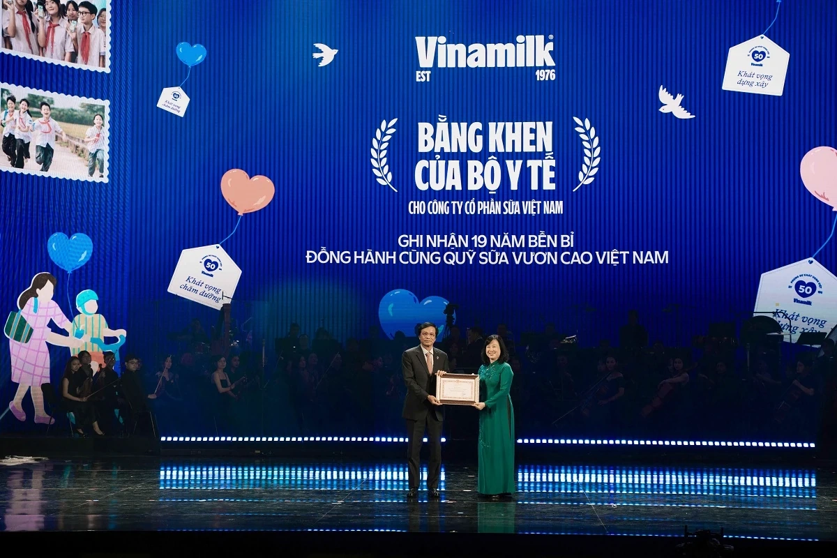 Vinamilk cùng Quỹ sữa Vươn cao Việt Nam lan tỏa cơ hội và niềm tin cho trẻ em Lâm Đồng