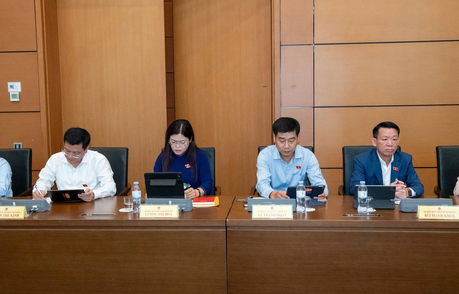 ĐBQH tỉnh Thanh Hóa đề xuất hoàn thiện các quy định về quốc phòng và phổ biến, giáo dục pháp luật