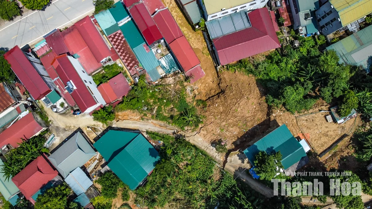 Sớm ổn định đời sống cho các hộ dân sau sạt lở núi nghiêm trọng ở xã Quan Sơn