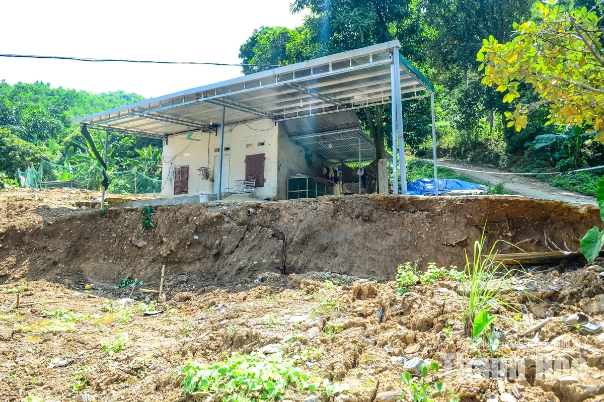 Sớm ổn định đời sống cho các hộ dân sau sạt lở núi nghiêm trọng ở xã Quan Sơn