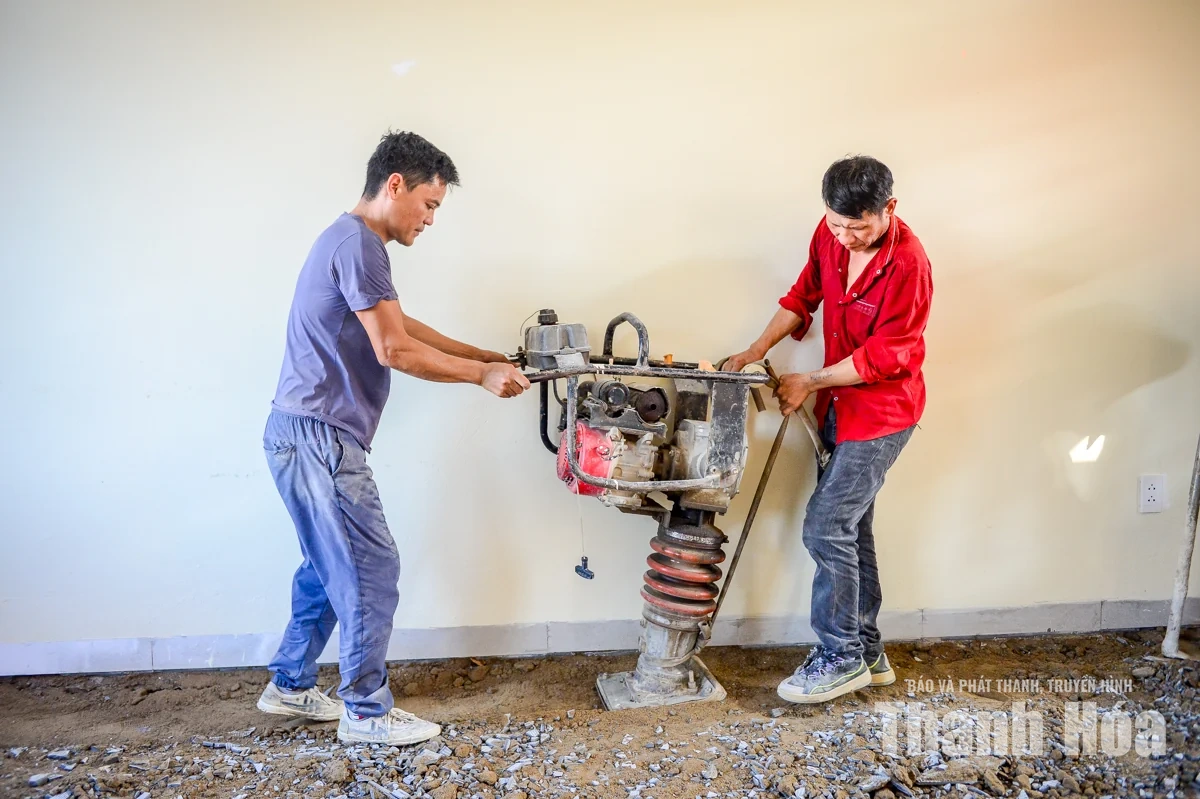 Tranh thủ từng ngày đẩy nhanh tiến độ hoàn thiện trường nội trú Tam Thanh