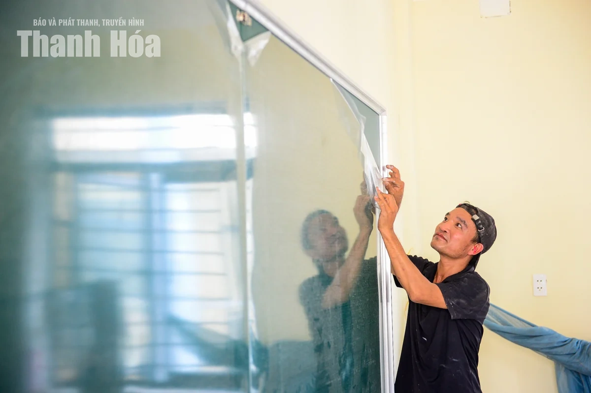 Tranh thủ từng ngày đẩy nhanh tiến độ hoàn thiện trường nội trú Tam Thanh