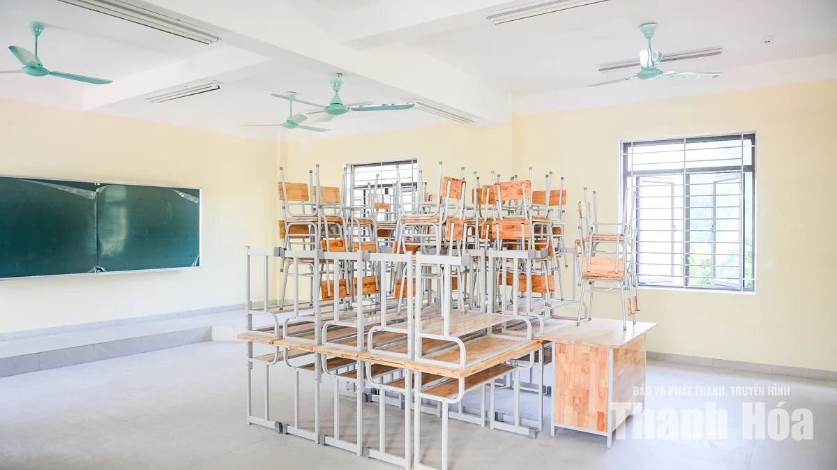 Tranh thủ từng ngày đẩy nhanh tiến độ hoàn thiện trường nội trú Tam Thanh