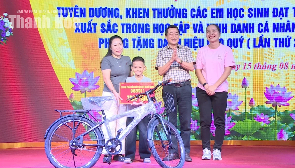 Họ Trần Thanh Hóa tuyên dương 92 học sinh đạt thành tích cao