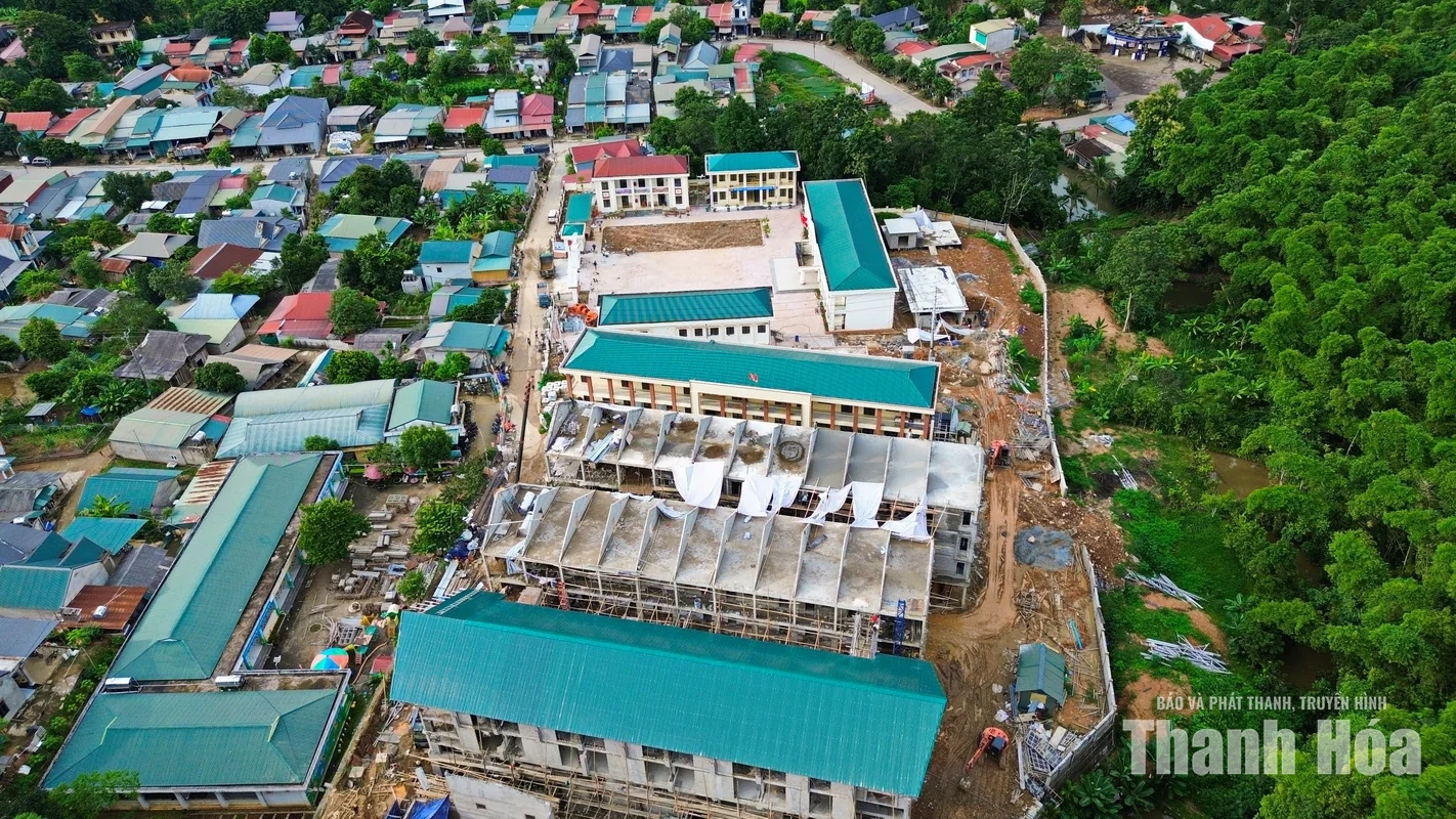 Trên công trường xây dựng Trường Phổ thông nội trú TH & THCS Na Mèo