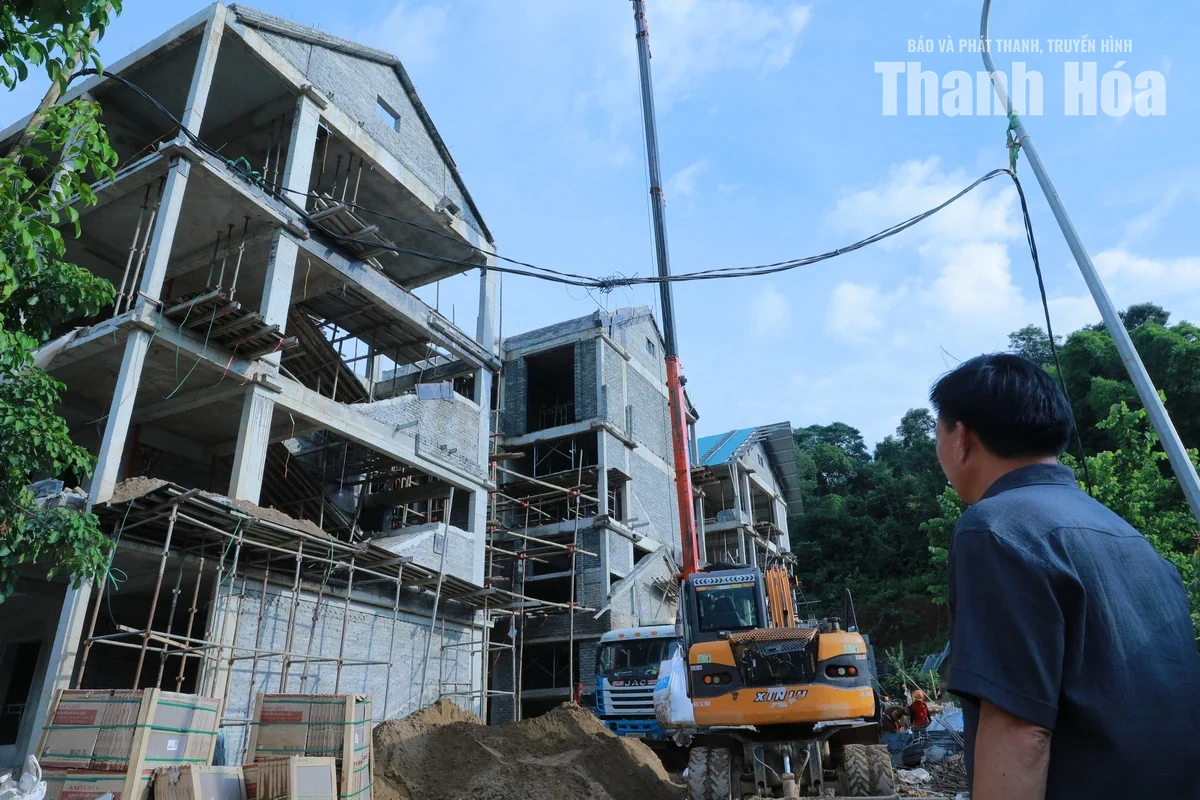 Trên công trường xây dựng Trường Phổ thông nội trú TH & THCS Na Mèo