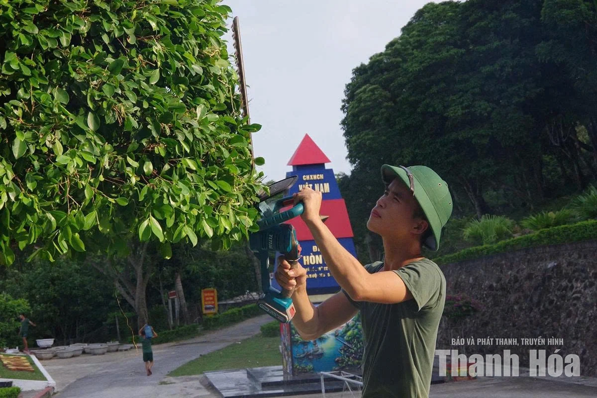 Hòn Mê - từ trầm tích lửa đến màu xanh nơi đầu sóng