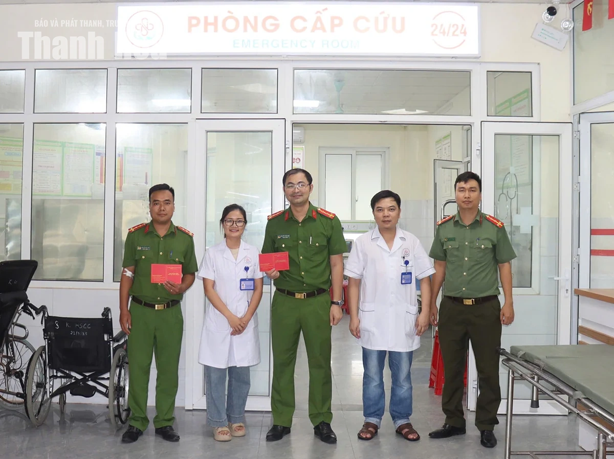 Hai cán bộ Công an xã Nga Sơn hiến máu kịp thời hỗ trợ bệnh nhân