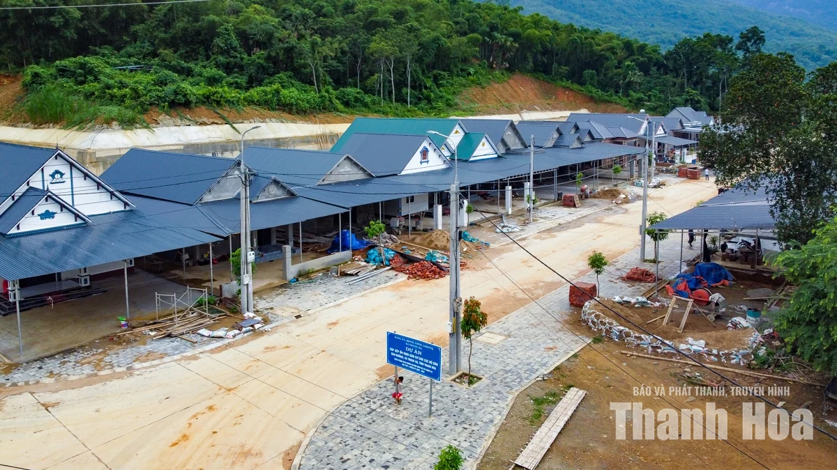 Không còn những đêm chạy lũ, lo sạt lở đất, nhiều hộ đồng bào Thái yên tâm về nhà mới