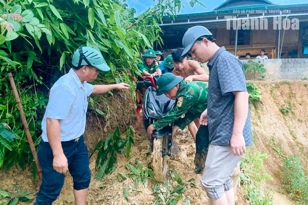 Bộ đội Biên phòng tham gia khắc phục sạt lở