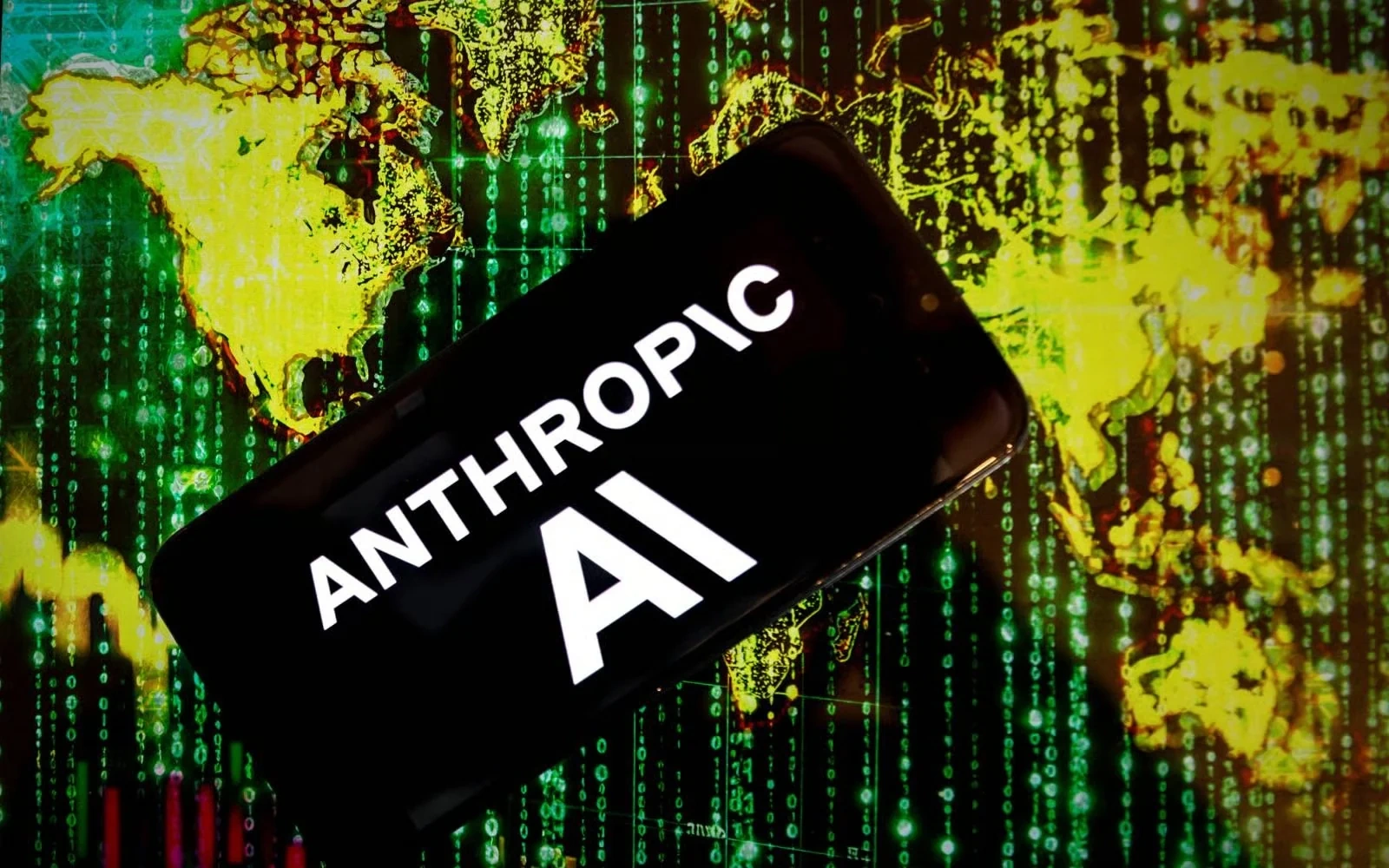 CEO Anthropic bác bỏ cáo buộc cảnh báo về AI khiến công chúng lo ngại