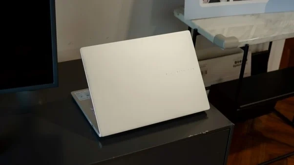 Asus Vivobook S14 Review - Laptop Copilot mỏng nhẹ, hiệu năng cao