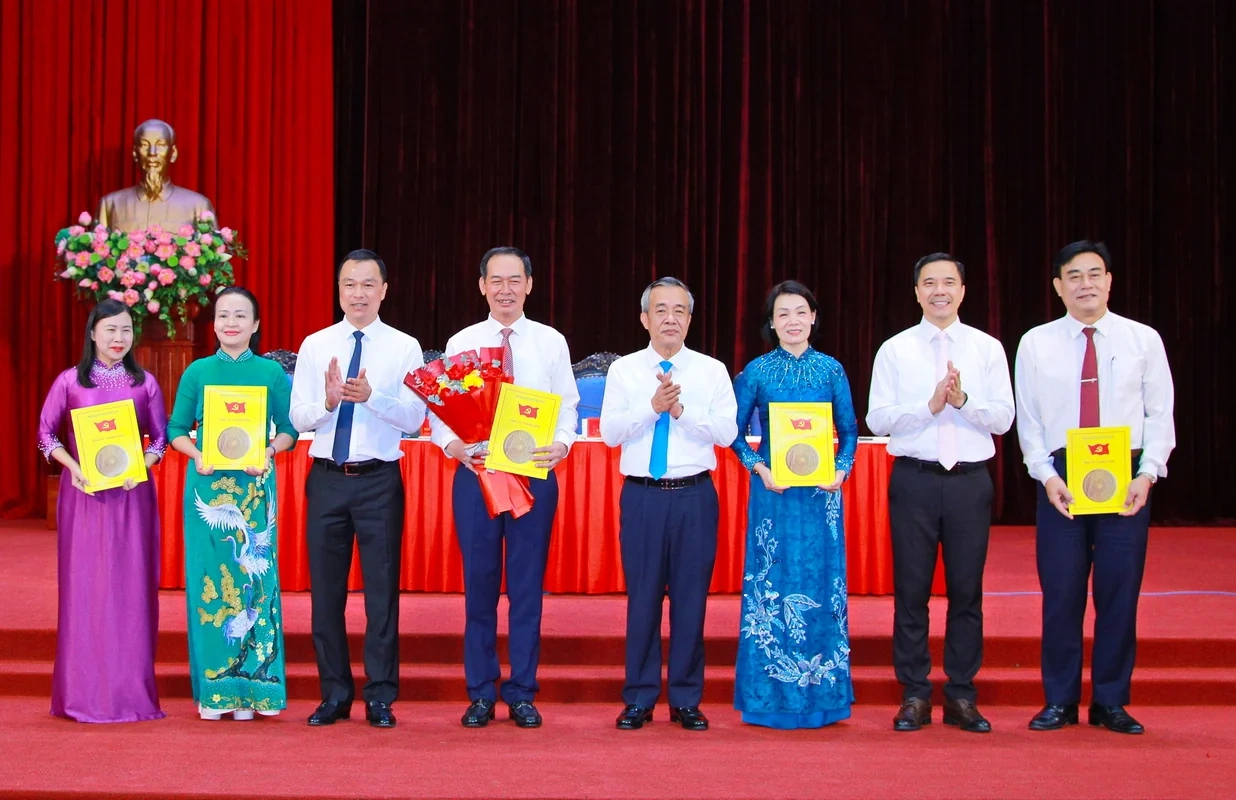 Công bố các quyết định thành lập Đảng bộ HĐND tỉnh; Đảng bộ MTTQ, đoàn thể tỉnh; Ban Tuyên giáo Tỉnh ủy