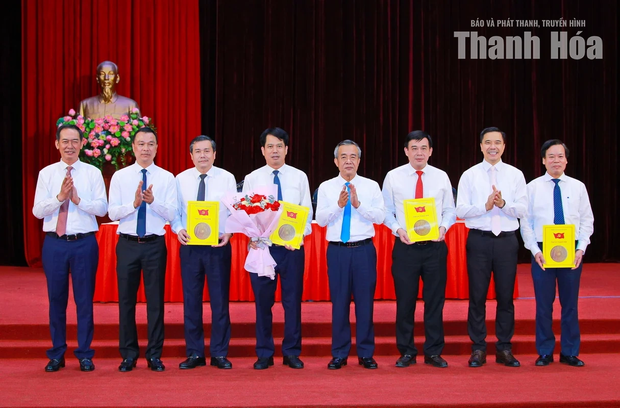 Công bố các quyết định thành lập Đảng bộ HĐND tỉnh; Đảng bộ MTTQ, đoàn thể tỉnh; Ban Tuyên giáo Tỉnh ủy