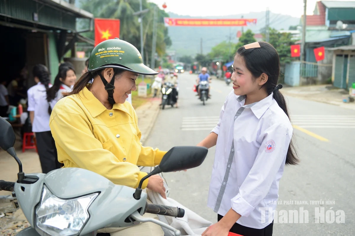 Học sinh nơi biên giới xứ Thanh rạng rỡ trước giờ khai giảng