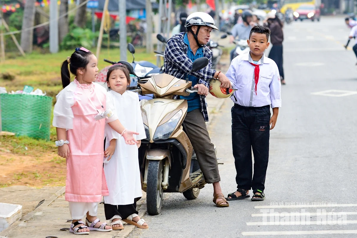 Học sinh nơi biên giới xứ Thanh rạng rỡ trước giờ khai giảng