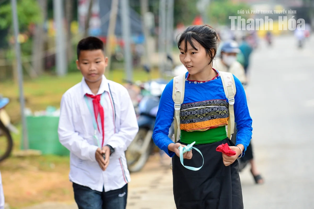 Học sinh nơi biên giới xứ Thanh rạng rỡ trước giờ khai giảng