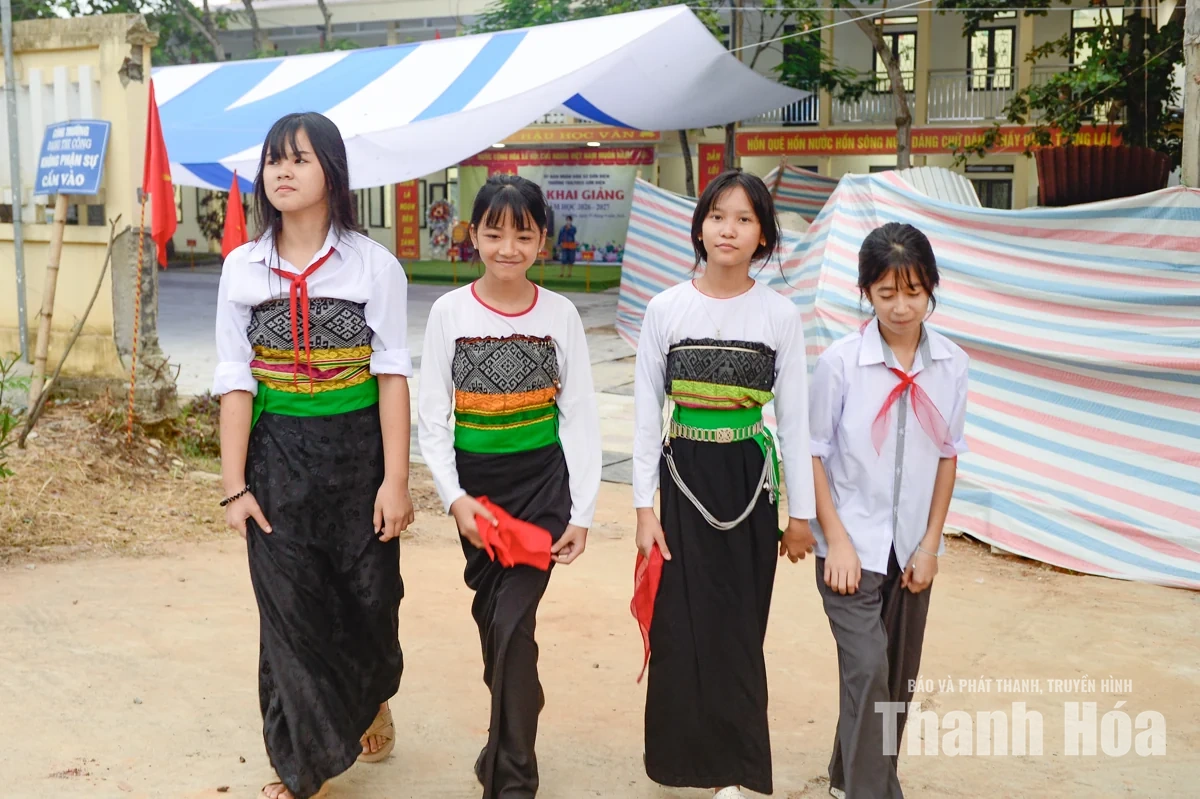 Học sinh nơi biên giới xứ Thanh rạng rỡ trước giờ khai giảng