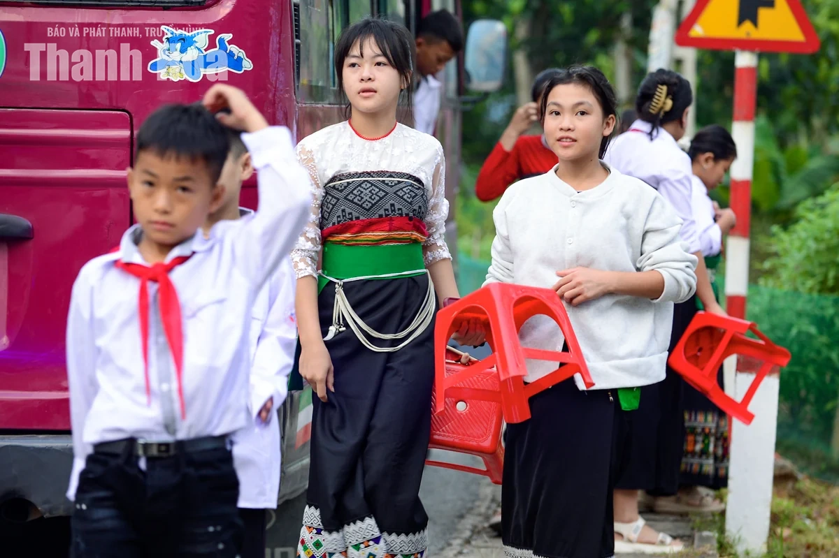 Học sinh nơi biên giới xứ Thanh rạng rỡ trước giờ khai giảng