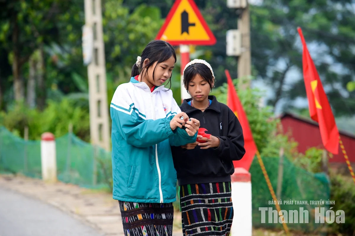Học sinh nơi biên giới xứ Thanh rạng rỡ trước giờ khai giảng